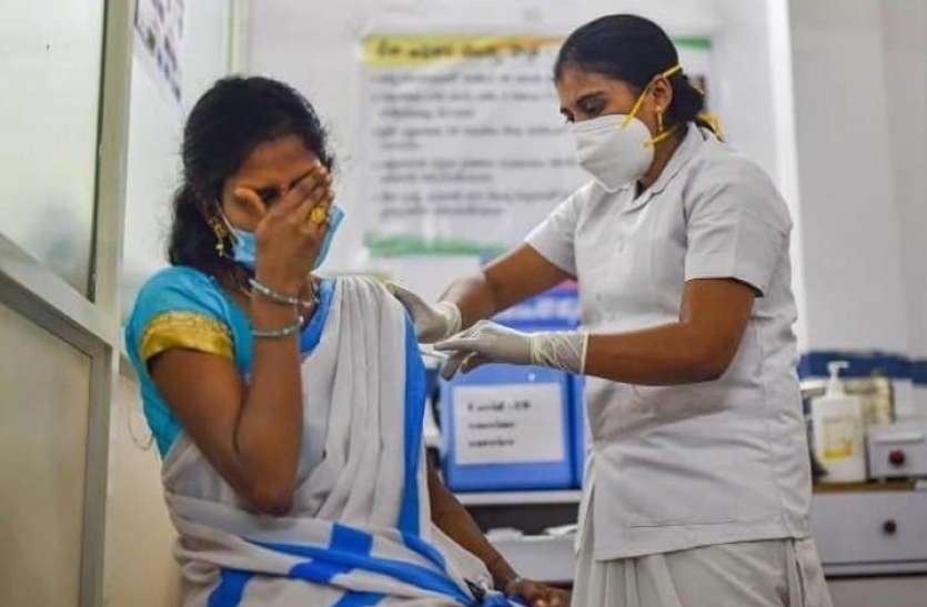 vaccine.jpg एक महिला को 15 मिनट में लगी वैक्सीन की तीन डोज, जानिए क्या हुआ उसके साथ