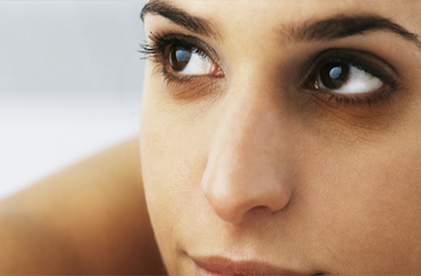 beauty tips Beauty Tips: आंखों के नीचे बने डार्क सर्कल्स से ऐसे पाएं छुटकारा, यहां पढ़ें