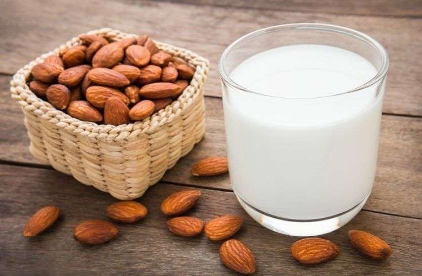 Badam Milk Badam Milk :- सेहत और सुंदरता के लिए बहुत फायदेमंद है बादाम का दूध, इस तरह करें सेवन