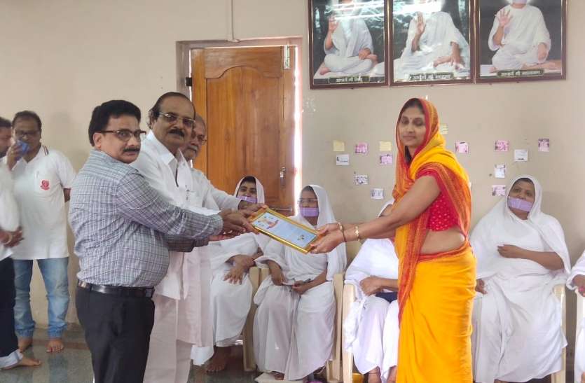 अलौकिक पुरुष थे आचार्य तुलसी अलौकिक पुरुष थे आचार्य तुलसी