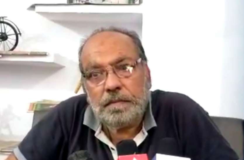 शायर मुनव्वर राना के छोटे भाई ने तवरेज राना पर फायरिंग को लेकर और परिवार को फंसाने पर दिया यह बयान शायर मुनव्वर राना के छोटे भाई ने तवरेज राना पर फायरिंग को लेकर और परिवार को फंसाने पर दिया यह बयान