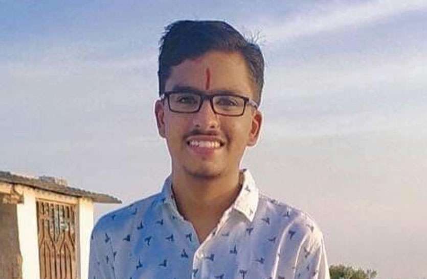कविता : मेरा जलता है माथा, मन की शीतलता में आग लग जाती हैं कविता : मेरा जलता है माथा, मन की शीतलता में आग लग जाती हैं