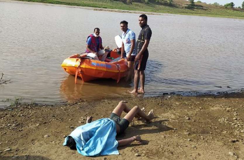 After 17 hours, the body of a young man drowned in the river was found at Satiyara Ghat 17 घंटे बाद सतियारा घाट पर मिला नदी में डूबे युवक का शव