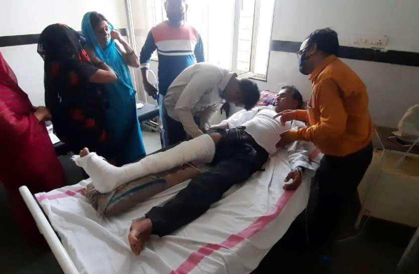 घर में छिपकर बचाई जान पीडब्ल्यूडी सब इंजीनियर पर 20 लोगों ने किया डंडे और रॉड से हमला