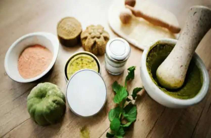पिंपल्स और एक्ने से हैं परेशान? पिंपल्स और एक्ने से हैं परेशान?
