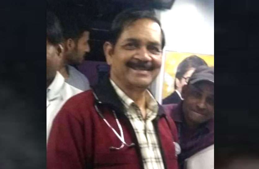 doctor.jpg जेपी अस्पताल के परिसर में डॉक्टर ने की आत्महत्या, वाट्सअप पर लिखा यह आखिरी मैसेज