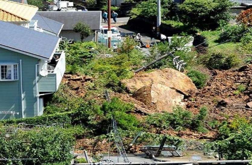 Heavy Rain In Japan जापान में भारी बारिश के बाद भूस्खलन, मिट्टी धंसने से कई घर बहे, 19 लापता