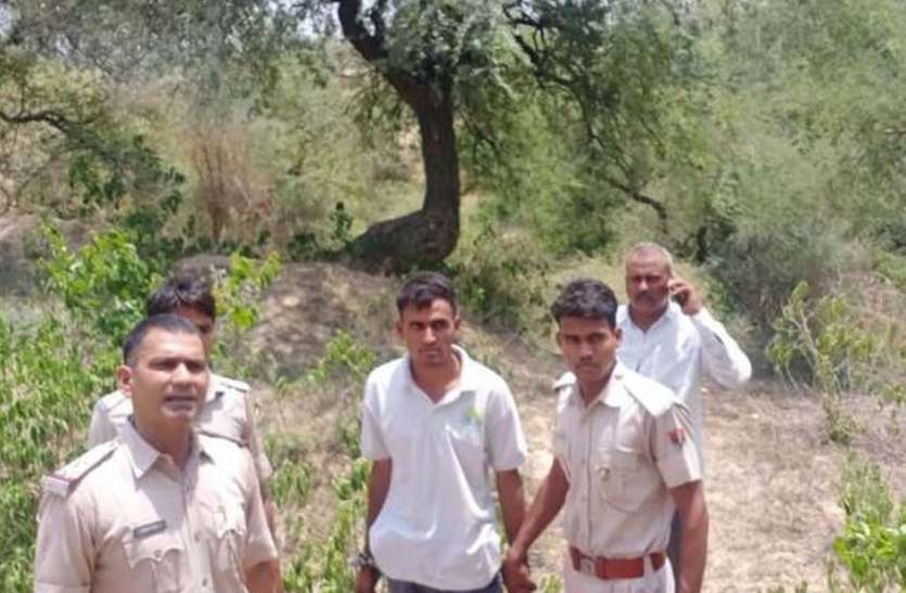 बैंक लूटने से पहले दो दिन की थी रैकी, चोरी की बाइक का किया इस्तेमाल बैंक लूटने से पहले दो दिन की थी रैकी, चोरी की बाइक का किया इस्तेमाल