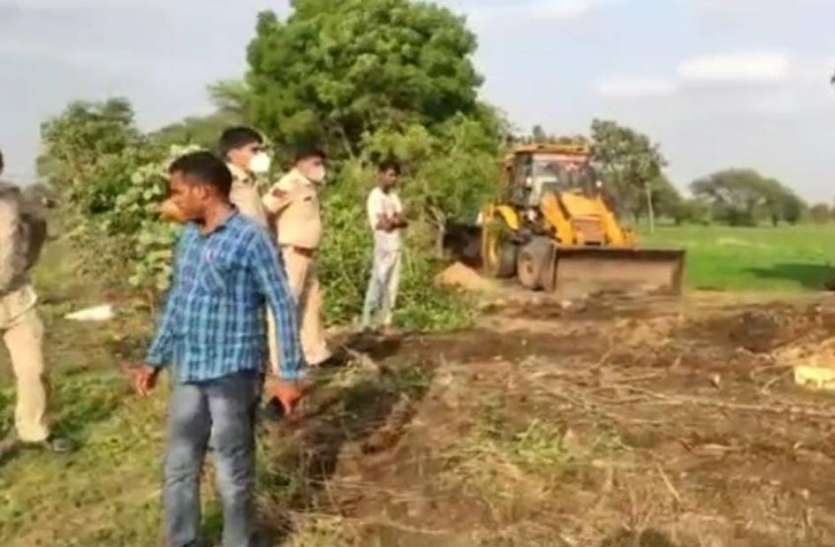 मोहेड़ा विद्यालय की जमीन से हटाया अतिक्रमण मोहेड़ा विद्यालय की जमीन से हटाया अतिक्रमण