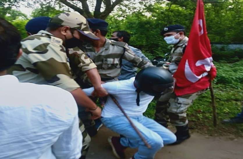 CISF के अधिकारी ने हड़ताली BSP कर्मियों से कही ऐसी बात, सुनकर आगबबूला हो गए कर्मी, कहा ये छत्तीसगढ़ है... CISF के अधिकारी ने हड़ताली BSP कर्मियों से कही ऐसी बात, सुनकर आगबबूला हो गए कर्मी, कहा ये छत्तीसगढ़ है...