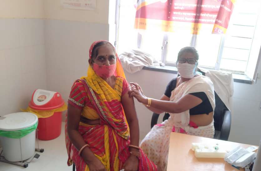 कोरोना पर प्रभावी वार, रिकॉर्ड साढ़े 10 हजार को लगाई वैक्सीन कोरोना पर प्रभावी वार, रिकॉर्ड साढ़े 10 हजार को लगाई वैक्सीन