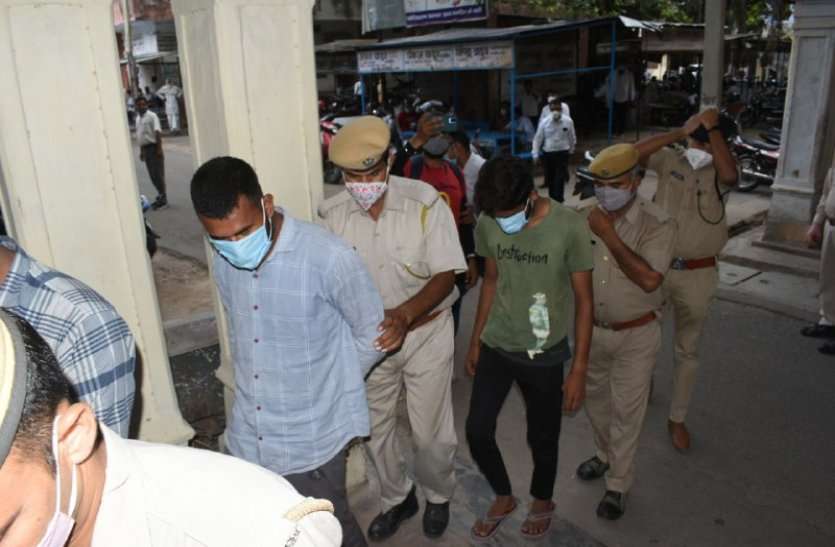 Rape And Video Viral Accused Arrested By Alwar Police युवती को फैक्ट्री में ले जाकर गैंगरेप और वीडियो वायरल करने वाले तीन आरोपी रिमांड पर, दो गिरफ्तार
