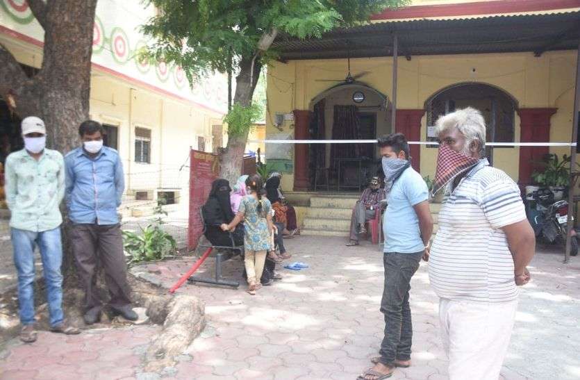 निगम का कबाड़ा बाजार में बिक्री करते रंगे हाथ पकड़ाए तीन कर्मचारी निगम का कबाड़ा बाजार में बिक्री करते रंगे हाथ पकड़ाए तीन कर्मचारी