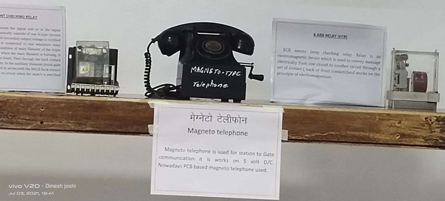 लालटेन दिखाकर देते थे लाइन क्लीयर होने का संकेत, भाप से दौड़ते थे इंजन
