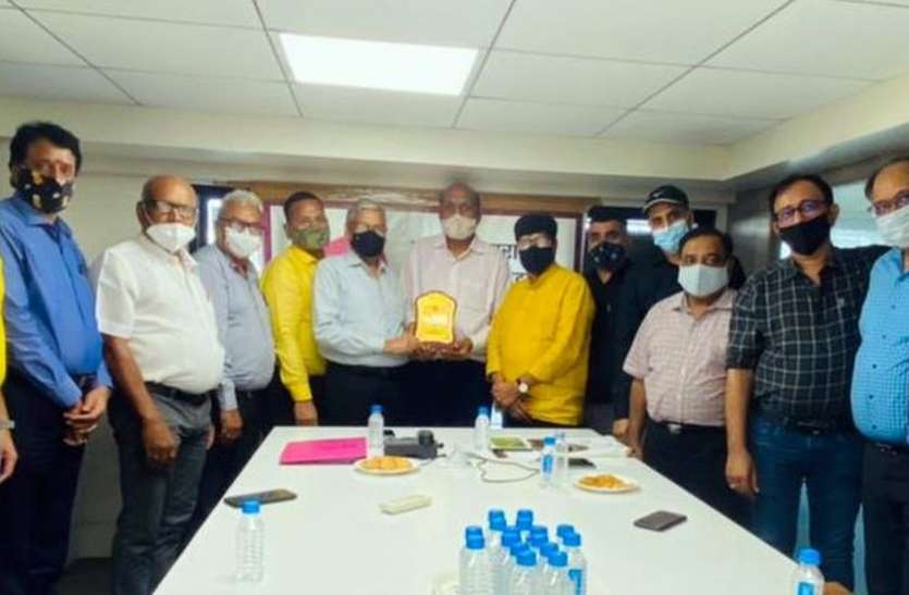 SURAT KAPDA MANDI: सभी इक्कीस प्रत्याशी निर्विरोध निर्वाचित SURAT KAPDA MANDI: सभी इक्कीस प्रत्याशी निर्विरोध निर्वाचित