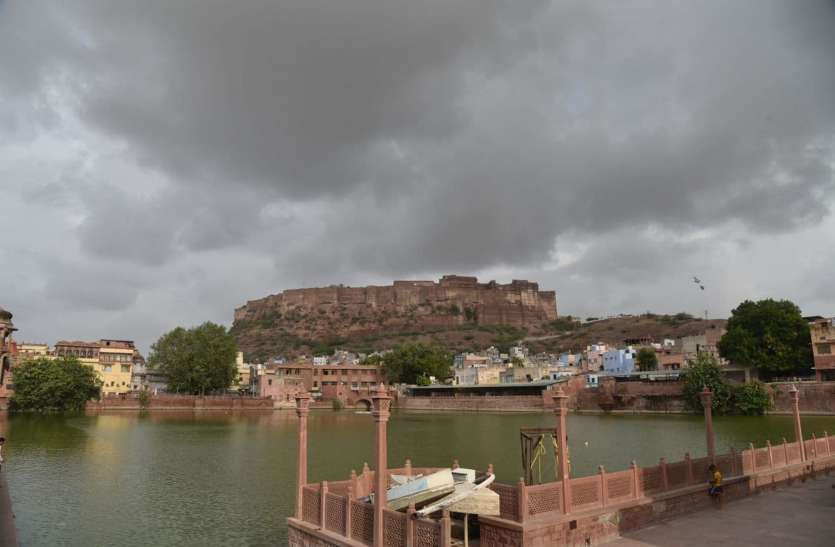 अगले सोमवार तक मानसून के बरसने के आसार अगले सोमवार तक मानसून के बरसने के आसार