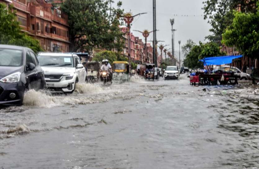 33.jpg पहली तेज बारिश, खुली व्यवस्थाओं की पोल