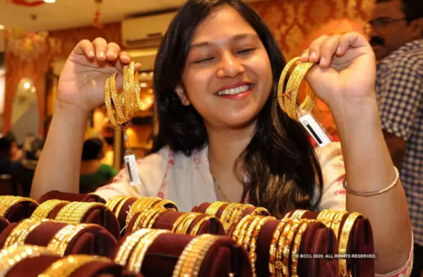 gold and silver price Gold and Silver Price Today: ऑल टाइम हाई से सोना आज भी 9000 रुपए सस्ता, चांदी हुई महंगी