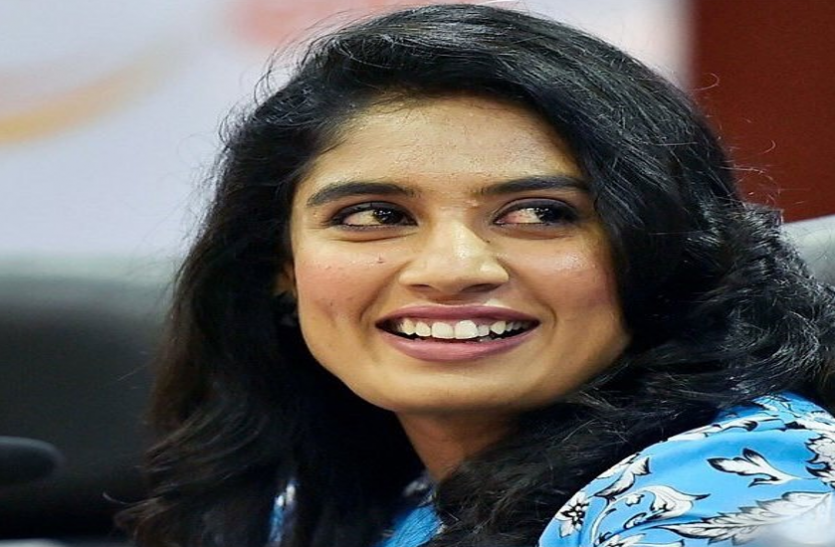 mithali_raj.png धीमी स्ट्राइक रेट पर हुई आलोचना तो भड़की मिताली राज, कहा-लोगों की सलाह की जरूरत नहीं