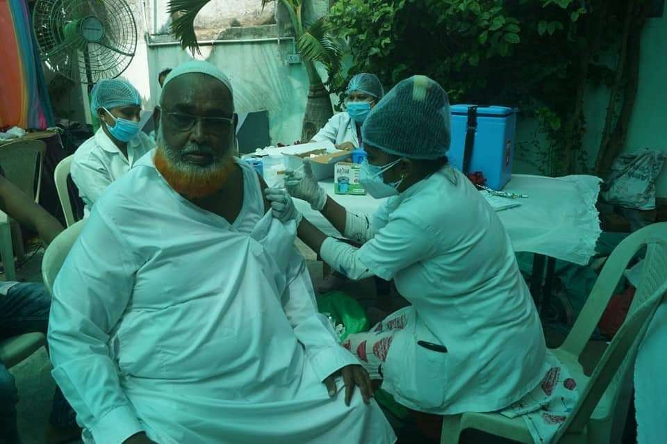 covid19 vaccination : लिम्बायत में दो दिनों में करीब 1500 ने लगवाया कोरोना का टीका