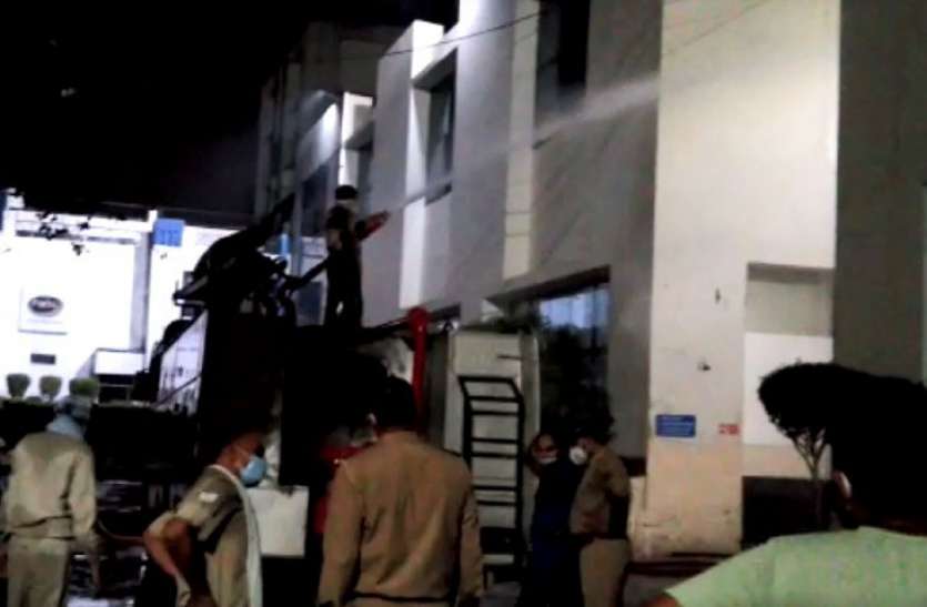 gzb.jpeg पारस दूध के प्लांट में अमोनिया गैस का रिसाव, घंटों तक अंदर फंसे रहे 25 कर्मचारी