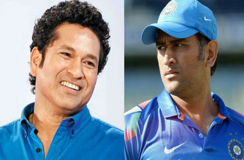 dhoni_and_sachin.png जब सचिन तेंदुलकर का पोस्टर लगाने की वजह से पड़ी धोनी को डांट