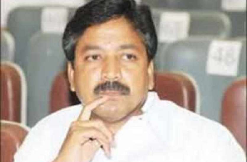 aiadmk एआईएडीएमके के षणमुगम ने कहा, बीजेपी के साथ संबंधों पर पार्टी लाइन को छोड़ देंगे