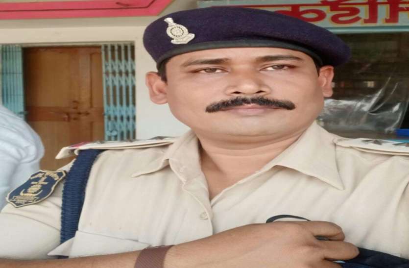 तीन महीने में 105 प्रकरण में 127 आरोपी गिरफ्तार, 643 लीटर शराब जब्त तीन महीने में 105 प्रकरण में 127 आरोपी गिरफ्तार, 643 लीटर शराब जब्त