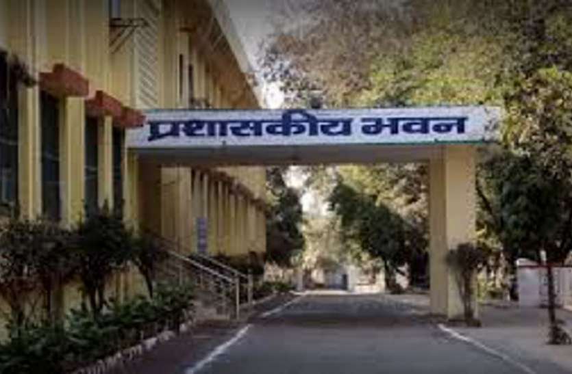 rewa टेक सक्षम प्रोग्राम के तहत छात्राओं को दी गई जानकारी