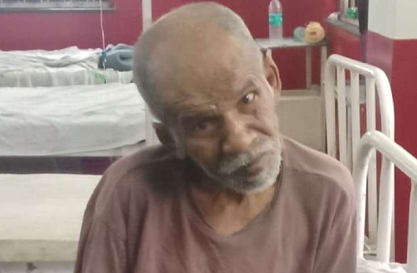 Elderly will meet family separated 40 years ago, brother will come from Orissa last night 40 साल पहले बिछड़े परिवार से मिलेगा बुजुर्ग, उड़ीसा से कल रात आएगा भाई