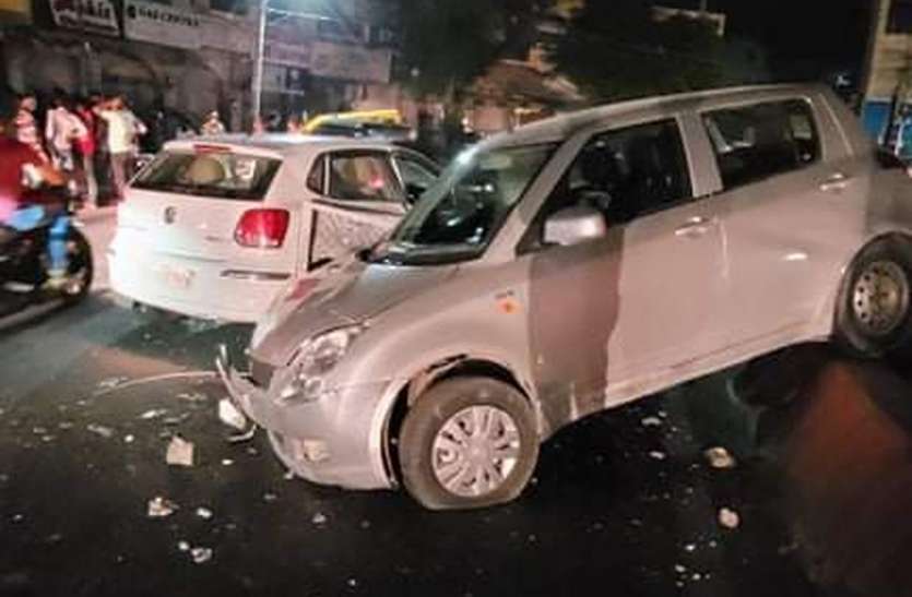 लेकसिटी में ये मोड़ खतरनाक, बेकाबू हो जाती है कारें लेकसिटी में ये मोड़ खतरनाक, बेकाबू हो जाती है कारें