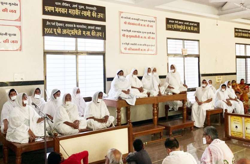 chamrajpet1207.jpg संतों का मिलन दूध और शक्कर की तरह: साध्वी दर्शनप्रभा