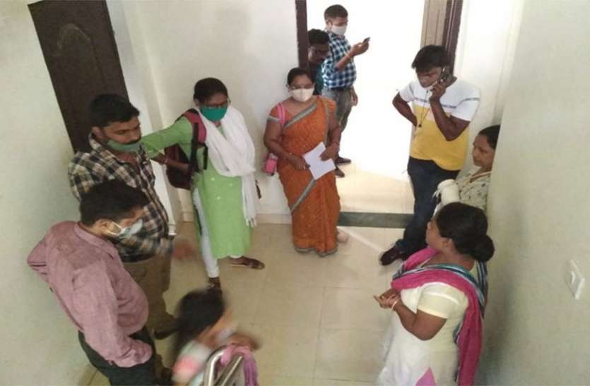child.jpg अवैध रूप से संचालित बाल गृह से 20 बच्चों को दो दिन पहले छुड़ाया, यूट्यूब में वीडियो वायरल कर दिया था झांसा