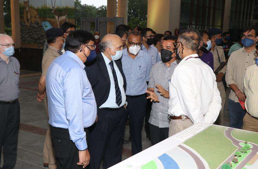 Gandhinagar : लाजवाब रेलवे स्टेशन है गांधीनगर कैपिटल... Gandhinagar : लाजवाब रेलवे स्टेशन है गांधीनगर कैपिटल...