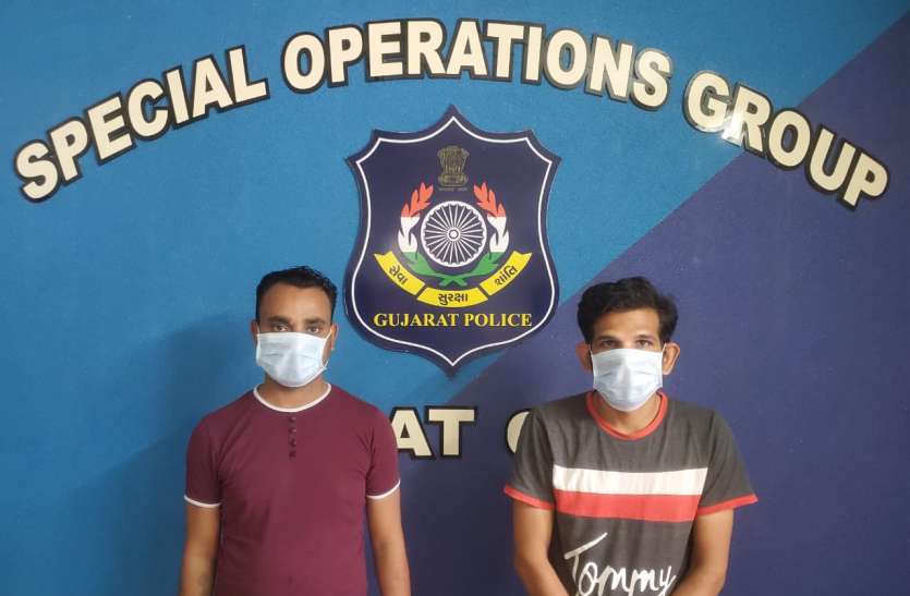 WANTED : ईनामी स्कीम के बहाने 13 व्यापारियों से धोखाधड़ी करने वाले दो गिरफ्तार WANTED : ईनामी स्कीम के बहाने 13 व्यापारियों से धोखाधड़ी करने वाले दो गिरफ्तार