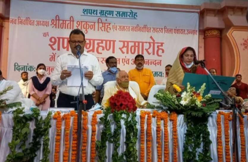 विधानसभा अध्यक्ष ने भाजपा को भगवान जगन्नाथ का रथ बताया बोले तभी खींच रहे और आनंद ले रहे हैं विधानसभा अध्यक्ष ने भाजपा को भगवान जगन्नाथ का रथ बताया बोले तभी खींच रहे और आनंद ले रहे हैं