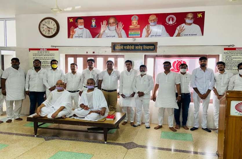 ज़ैन मुनि का चातुर्मासिक मंगल प्रवेश ज़ैन मुनि का चातुर्मासिक मंगल प्रवेश