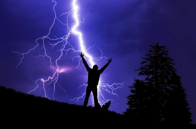 lightening_1.jpg आकाशीय बिजली से ऐसे बचाएं खुद को, अपनाएं 30-30 फॉर्मूला