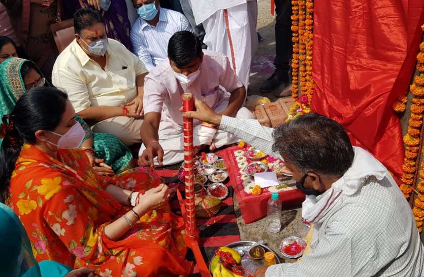 30 मीटर लम्बा, 5.5 मीटर ऊंचा बनेगा अण्डरपास, दोनों तरफ एक किमी लम्बी सर्विस लेन 30 मीटर लम्बा, 5.5 मीटर ऊंचा बनेगा अण्डरपास, दोनों तरफ एक किमी लम्बी सर्विस लेन