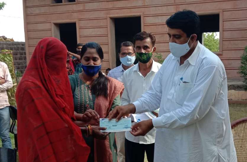 अपनों को खोने वाले परिवार की करेंगे हरसंभव मदद : मंत्री अपनों को खोने वाले परिवार की करेंगे हरसंभव मदद : मंत्री