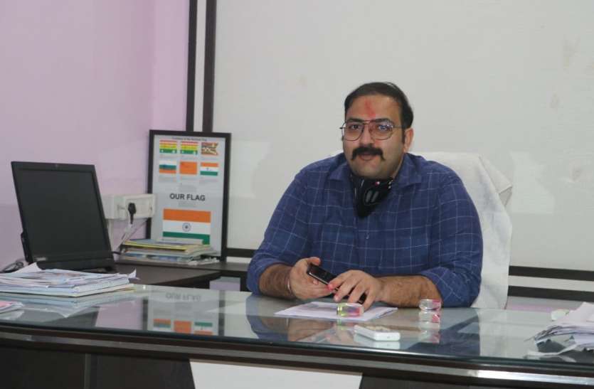 saurabh_swami.jpg अब स्कूल शिक्षा में ब्लेंडेड लर्निंग कॉन्सेप्ट करने जा रहे हैं लागू : शिक्षा निदेशक