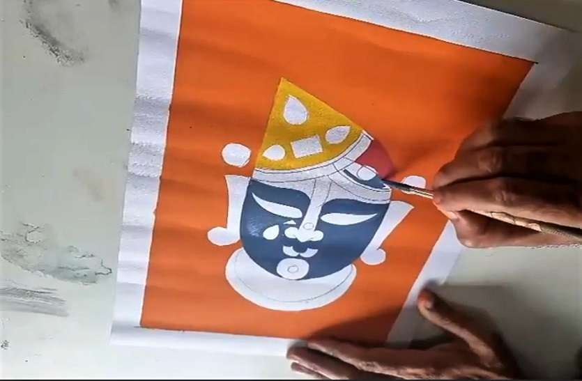 दर्शकों ने पिछवाई पेंटिंग्स की बारीकियां सीखी दर्शकों ने पिछवाई पेंटिंग्स की बारीकियां सीखी