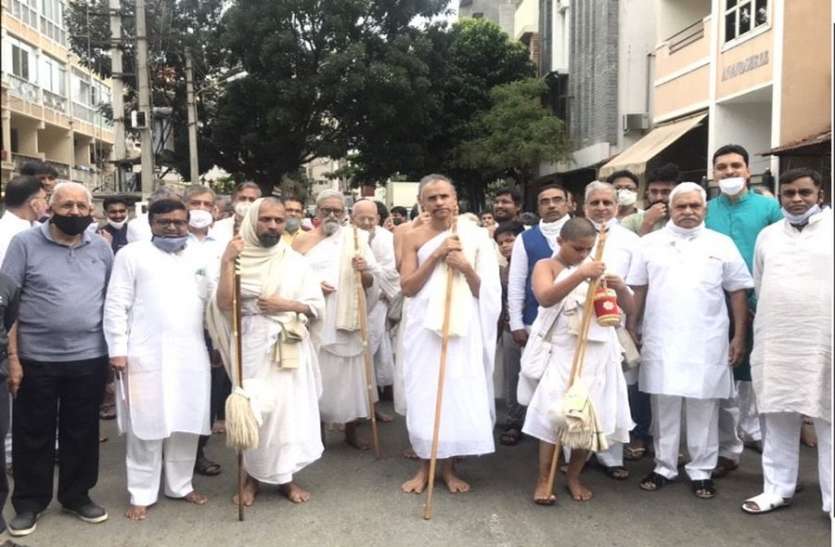 vvpuram1207.jpg जयकारों के बीच अर्पणप्रभ विजय का चातुर्मास प्रवेश