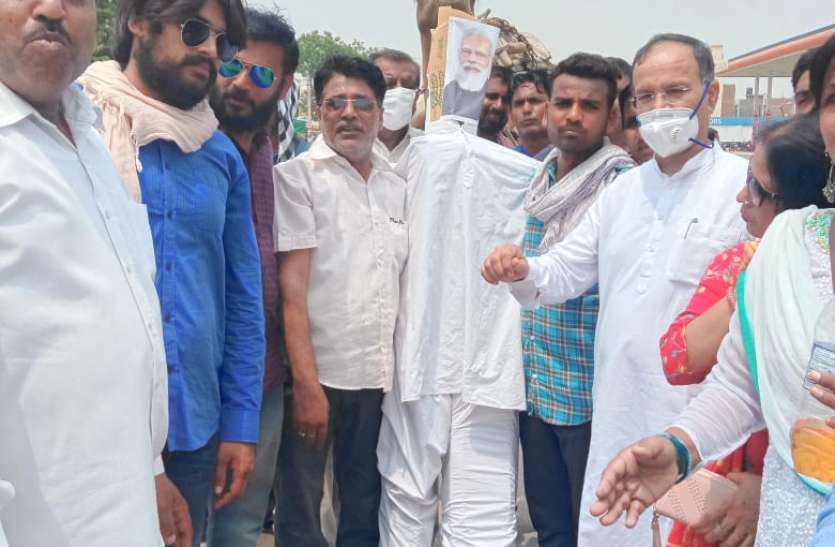महंगाई ऐसे ही बेलगाम रही तो दिल्ली कूच करेगी जनता महंगाई ऐसे ही बेलगाम रही तो दिल्ली कूच करेगी जनता