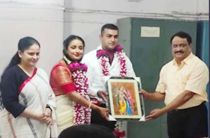 dhar_marriage_2.jpg