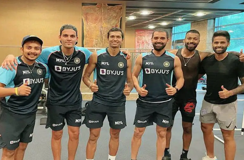 team_india.png इन 5 भारतीय खिलाड़ियों के लिए श्रीलंका दौरा वापसी के लिए अंतिम मौका, नहीं तो खत्म हो सकता है कॅरियर!