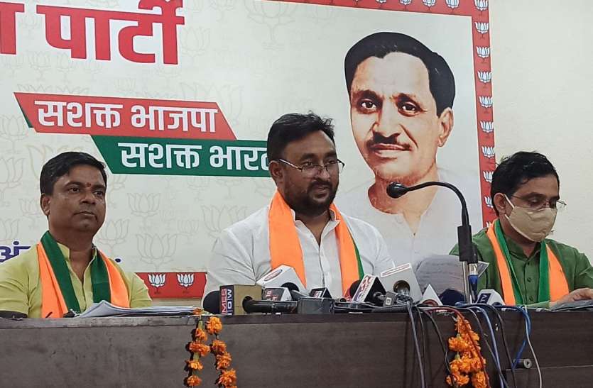 जनसंख्या नियंत्रण कानून:-यूपी ने शुरुआत कर दी है, दिल्ली का रास्ता यही से होकर जाता है-भोला सिंह जनसंख्या नियंत्रण कानून:-यूपी ने शुरुआत कर दी है, दिल्ली का रास्ता यही से होकर जाता है-भोला सिंह