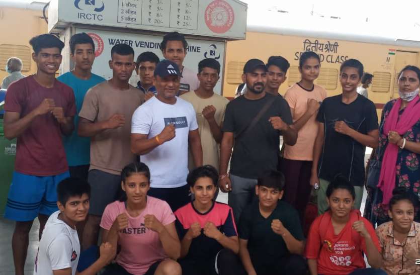 SPORTS--पांच मुक्केबाजों का राष्ट्रीय प्रतियोगिता के लिए चयन SPORTS--पांच मुक्केबाजों का राष्ट्रीय प्रतियोगिता के लिए चयन