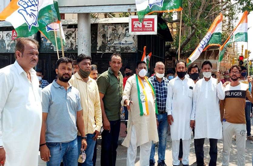 congress protest महंगाई के खिलाफ असंगठित मजदूर कांग्रेस का प्रदर्शन, चलाया हस्ताक्षर अभियान