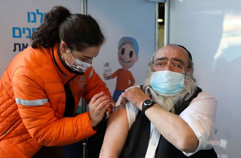corona vaccination in israel इजराइल: डेल्टा वेरिएंट से बचाव को लेकर कोरोना वैक्सीन की तीसरी डोज लगाने वाला पहला देश